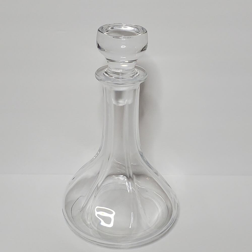 Vintage Clear \Glass liquor decanter heavy bottle with stopper in Great used con